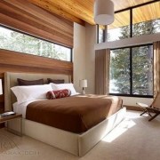 طراحی دیوار اتاق خواب با چوب