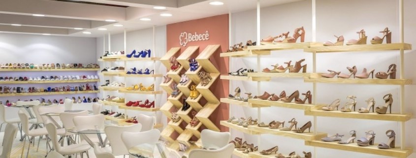 طراحی مغازه کفش فروشی