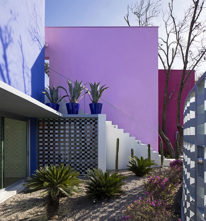 معماری داخلی خانه با رنگ های شاد