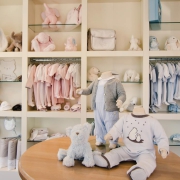 kids-clothe-shop-decor