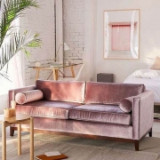 23-a-lilac-velvet-sofa-is-a-gorgeous-color-and-fab دکوراسیون منزل با رنگ یاسی